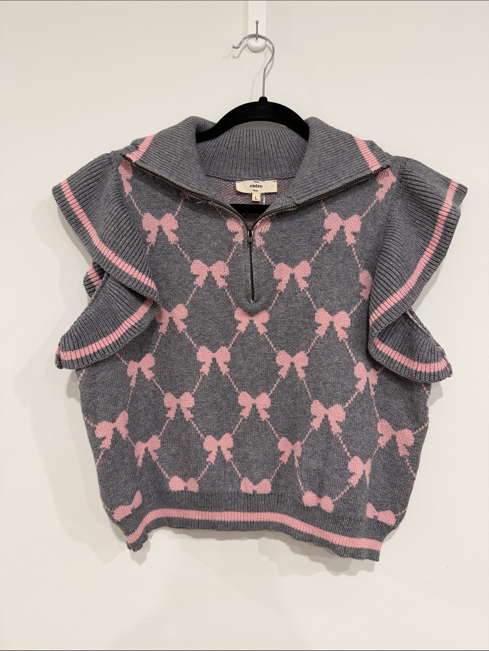 Entro Gray & Pink Bow Print Ruffle Sleeve Quarter Zip Sweater Vest Size Large